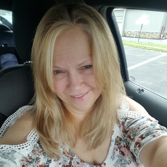 Meet your Posher, Ruth - Picture 1 of 1